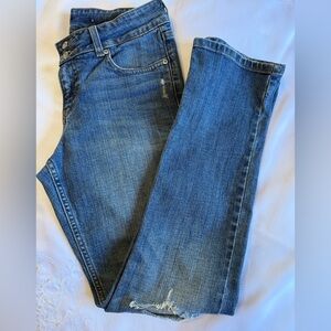 Slender straight 526 jeans by Levi offered in a size 4